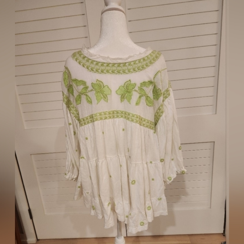 Free People Edie Embroidered Top White and Green Combo Size Large New With Tags - Picture 2 of 12